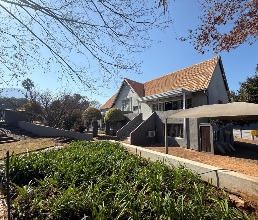 6 Bedroom Property for Sale in Schoemansville North West